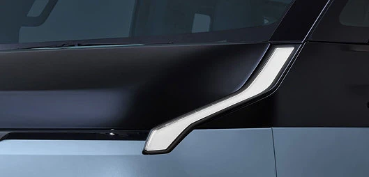 Signature lighting, smarter drive.