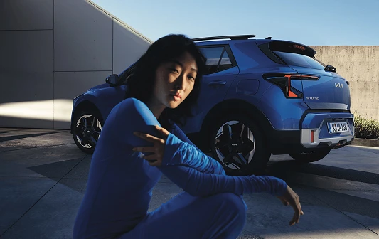 Clean, assertive rear stance